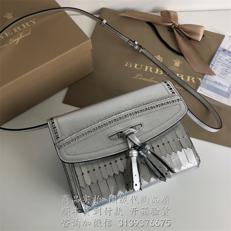 Burberry 银色 40687921 镂花流苏 皮革斜背包