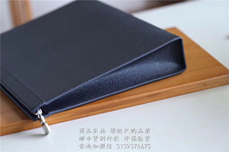 LV 黑色 M30043 Pochette Voyage大号手袋