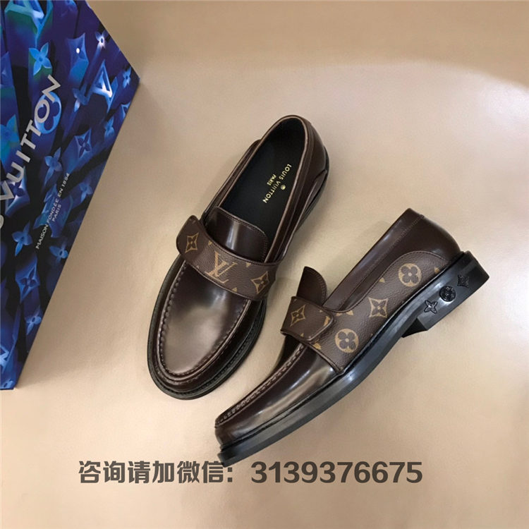 lv/路易威登 酒红色 漆光小牛皮 老花 lv derby harness 乐福鞋 皮鞋