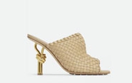 BOTTEGA VENETA/葆蝶家 女士蔗糖色 Knot 穆勒鞋 754143V2P502624